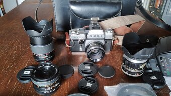 Zrcadlovka 35 mm Ricoh+4 objektivy set - 10