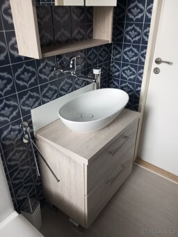 Koupelnová sestava s umyvadlem - 10