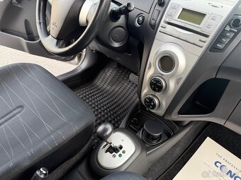 Toyota Yaris 1.3VVT-i Executive AUTOMAT jen 135tkm - 10