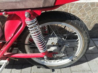 Závodní Ducati - 10