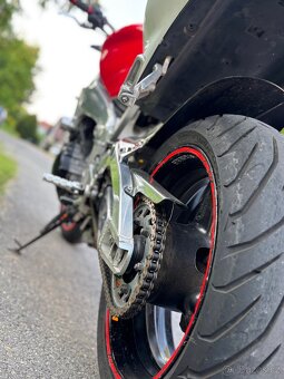 Yamaha R1 - 10