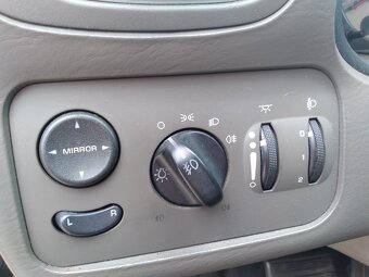 CHRYSLER GRAND VOYAGER 2.8 CRD LIMITED AC,AT,7 MÍST,ČR - 10