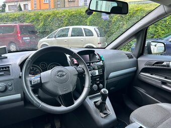 Opel Zafira B 1,8 103 kW, xenony, 253.000 km, černá - 10