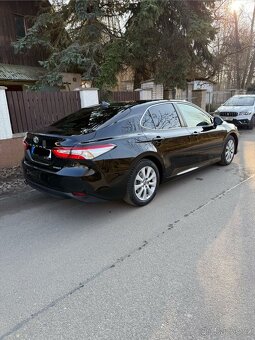 Toyota Camry - 10