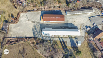 Výrobní, skladovací prostor na pozemku o výměře 12.774 m2 v - 10
