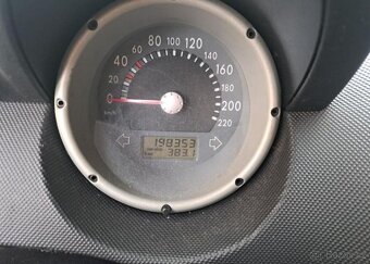 Volkswagen Lupo 1,4 16V benzín manuál 55 kw - 10