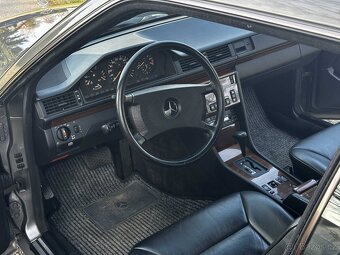Mercedes-Benz 300CE W124 - 10
