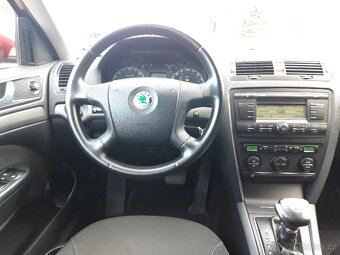 ŠKODA OCTAVIA 1.9 TDI 77KW ELEGANCE DSG - 10