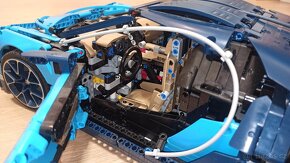 LEGO Technic - Bugatti Chiron - 10