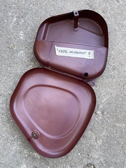 Jawa 500 OHC. - schránky baterie a nářadí - 10