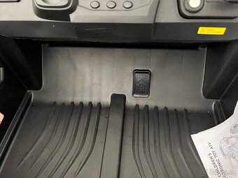 Dětský elektrický Dodge RAM 3500 - 400W - 10