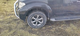 Nissan Pathfinder - 10
