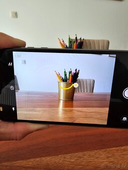 Motorola Moto Z2 Play + Hasselblad True Zoom - 10