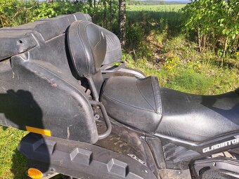 Cf moto gladiátor 800 - 10