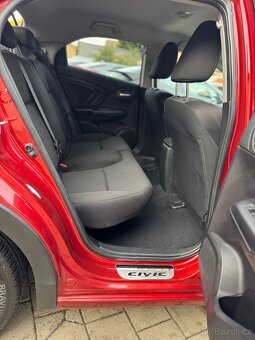 Spolehlivá a servisovaná Honda Civic 1.4 i-VTEC (2015) - 10