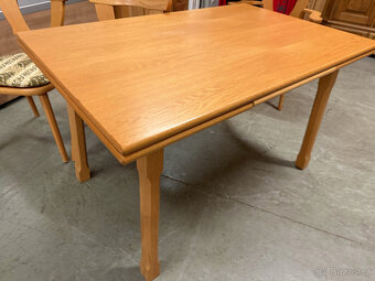 Dubová rohová lavice ,rozkládací stůl a tři židle - 10