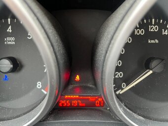 Mazda 5 2,0i 110kW 7 míst - 10