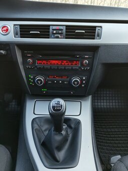 BMW Rad 3 Touring 318d - 10