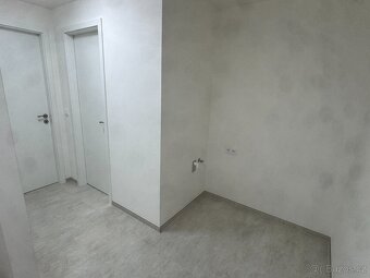 Pronájem bytu 2 + kk Zahálka Mezi Vodami - 10