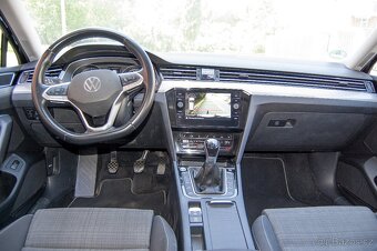 Volkswagen Passat Variant Business 2.0TDI 2021 149000 Manuál - 10