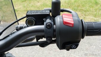 Honda CB300R Neo Sports Café - 10