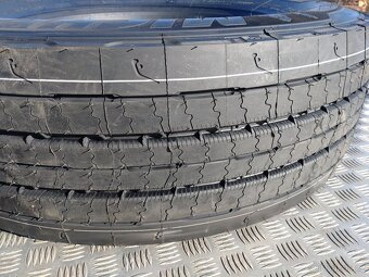 Pneumatiky MICHELIN 315/70R22.5 - NOVÉ - 2 přední vodící - 10
