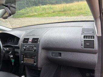 VW Touran 1.4tsi - 10