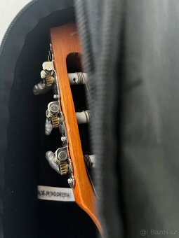 Akustická kytara Fender. - 10