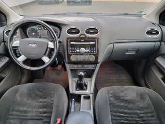 Ford Focus 1.8 Duratec Ghia - 10