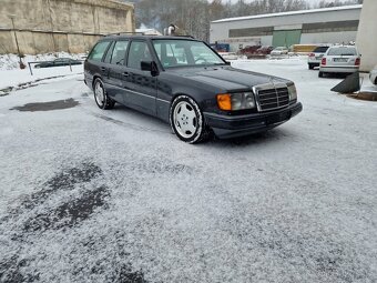 Mercedes W124 300TE, motorizace 300E benzinový šestiválec s - 10