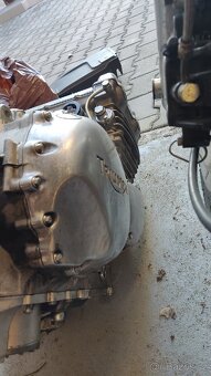 Triumph Thunderbird 900 - 10