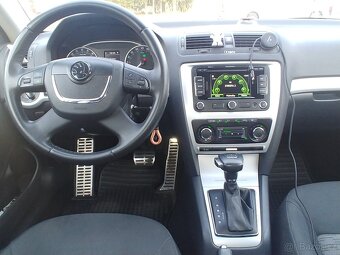 Škoda Octavia II facelift combi 1.6 TDi AP 2011 výborný stav - 10