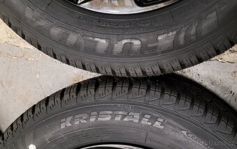 TOYOTA Yaris,15' alu disky, tpms, zimní pneu, nové ,černé - 10