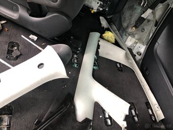 Prodám kompletní interiér automobilu Ford Galaxy 2006 1.9TDI - 10