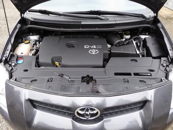 Toyota Auris 2,0 D-4D - výborný stav - 10