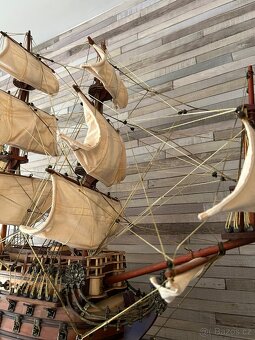 luxusní dekorativní dřevěný model válečné lodi - 10