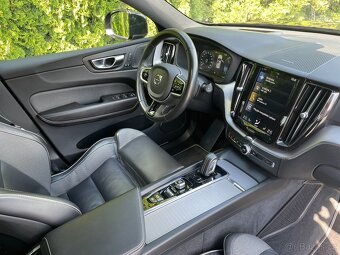 Volvo XC60 B5 173kW AWD R-Design - 10