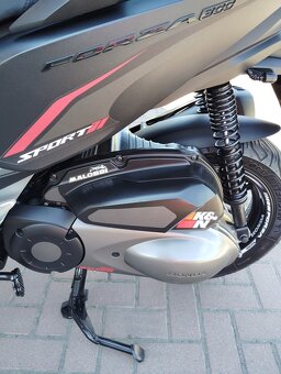 Honda Forza 300 (NF08) r.v 2019-TOP stav,včetně doplňků - 10