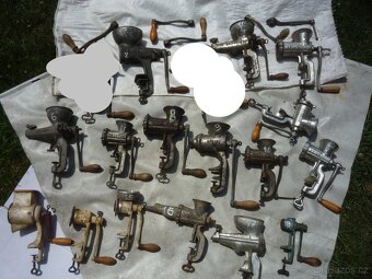 prodám různé staré kuchyňské vybavení. Ceny 200,-až 400,-Kč. - 10