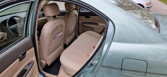 Huyndai Accent 1.4 i 16V - 10