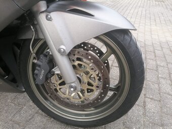 Honda VFR 800 - 10