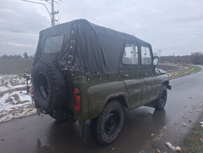 UAZ 469 - 10