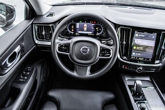 Volvo V60 B4 Inscription 2.0 benzín HEV 145 kW, 2022 - 10