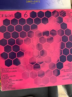 LP desky OMEGA – 11 ks, 9x originál podpisy celé kapely - 10