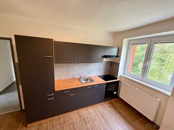 Činžovní dům po kompletní rekonstrukci - 10