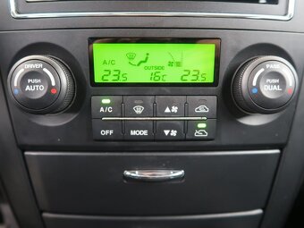 Kia Sorento 2.5CRDi,125kW,Manuál,4x4 - 10