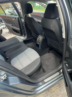 Prodám Škodu Superb II 2.0 TDI 125 kW Ambiente, r.v. 2010 - 10