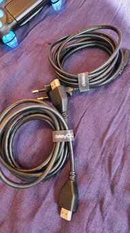 PLAYSTATION 4 + 28 HER - 10