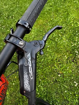Santa Cruz Nomad 4 C S (2020) – hobby enduro, málo jeté. - 10