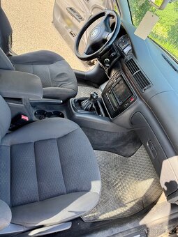 VW Passat 1.9TDI 96kW Highline (TOP výbava, po servisu) - 10